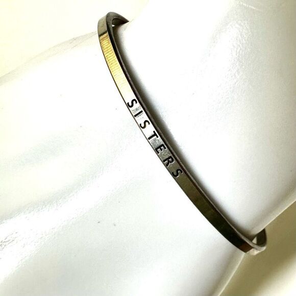 Silver tone sisters bangle bracelet - Picture 3 of 7